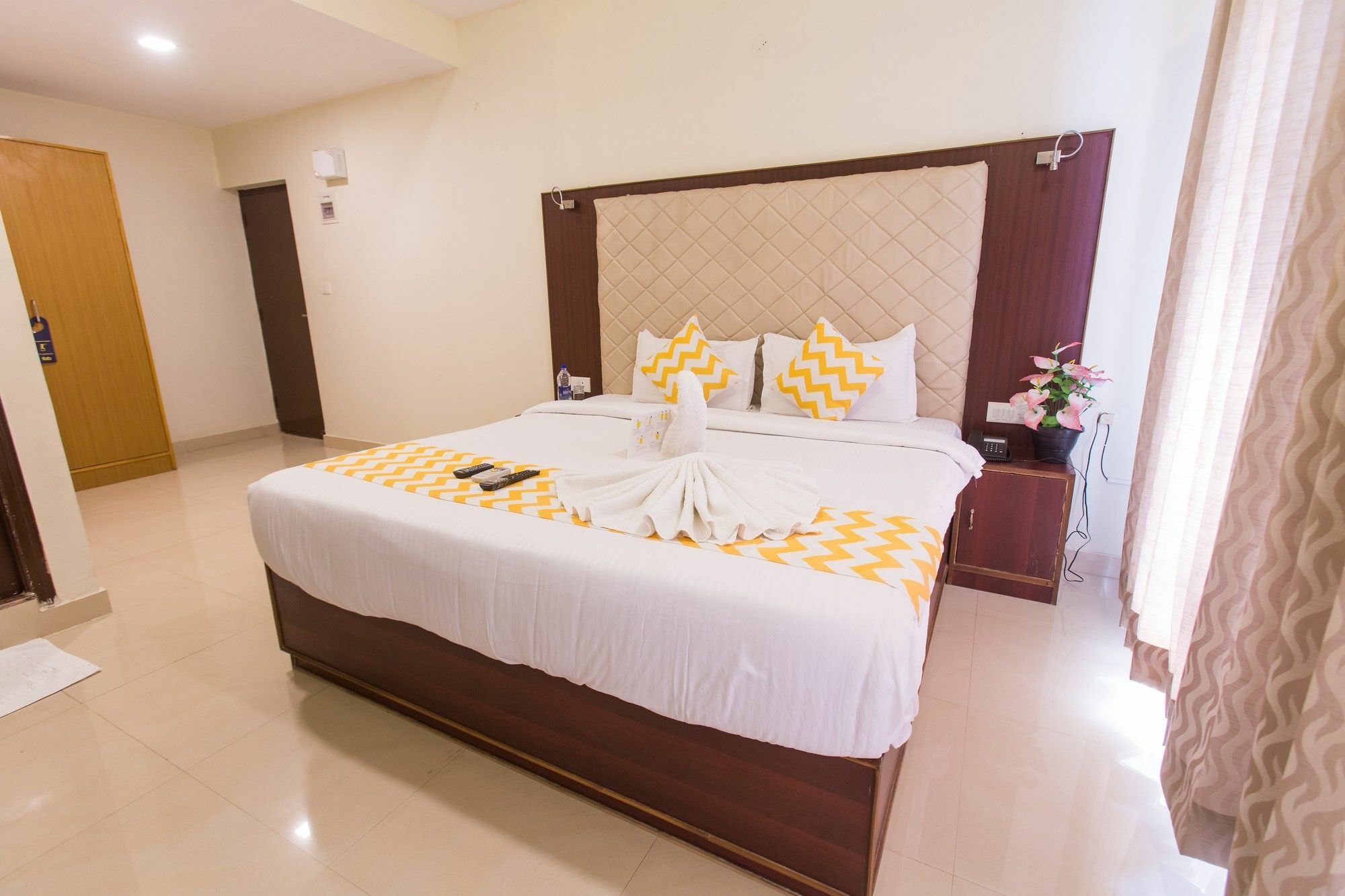 Fabhotel Millenium Stay Indiranagar Бангалор Екстериор снимка