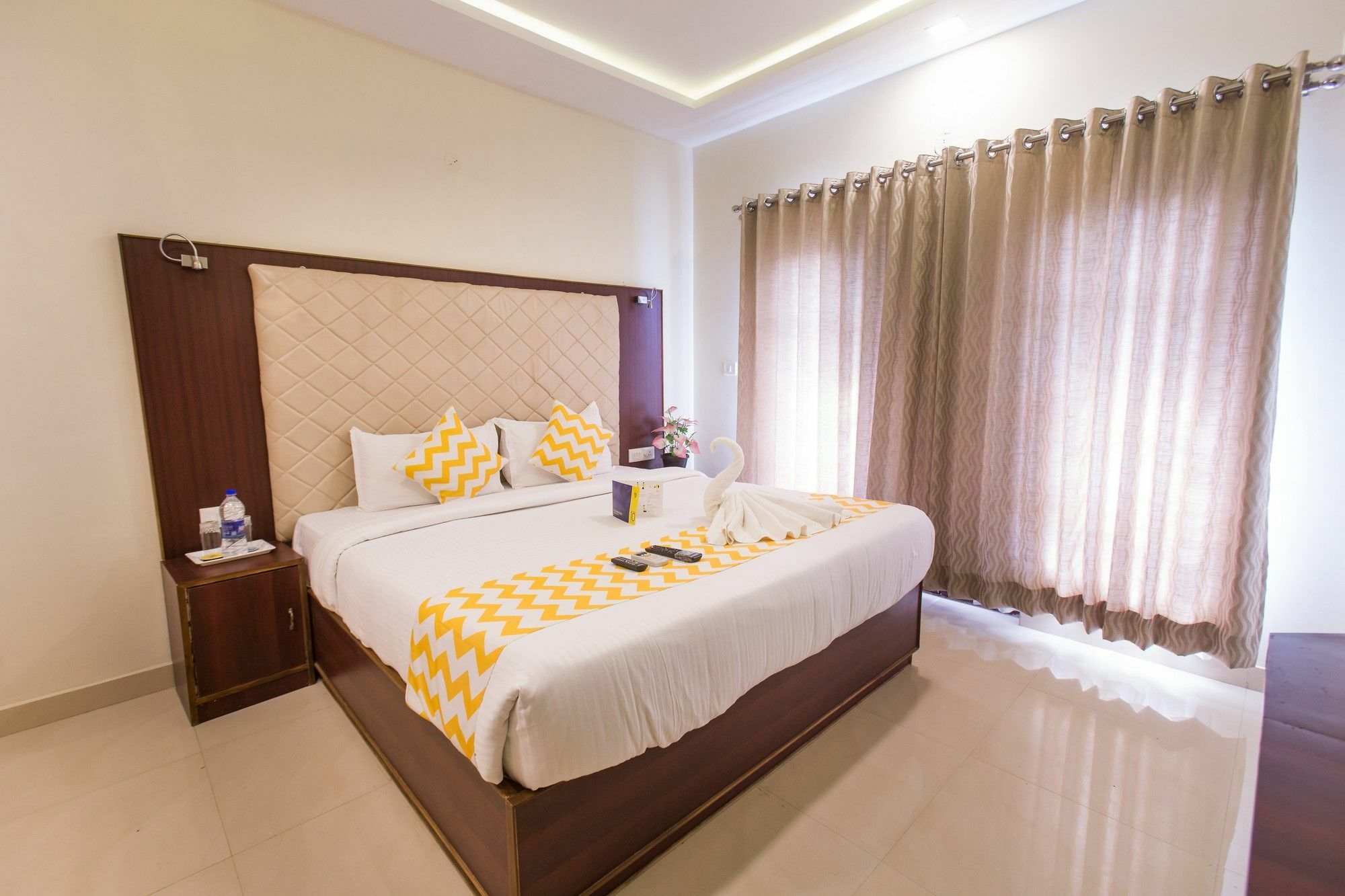Fabhotel Millenium Stay Indiranagar Бангалор Екстериор снимка